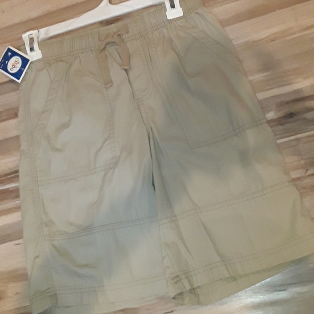 Shorts - Picture 2 of 3